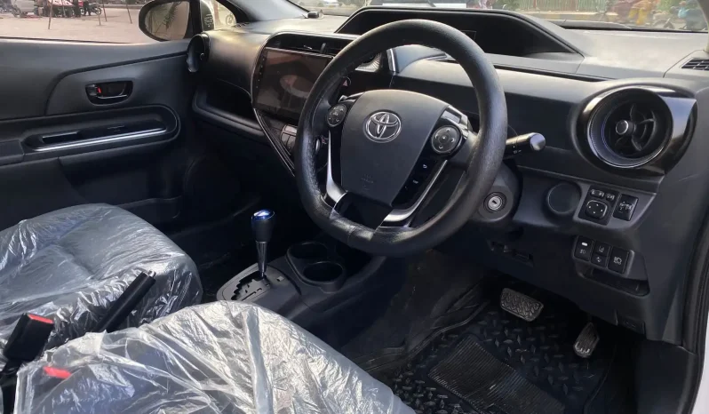 
								Toyota Aqua S full									