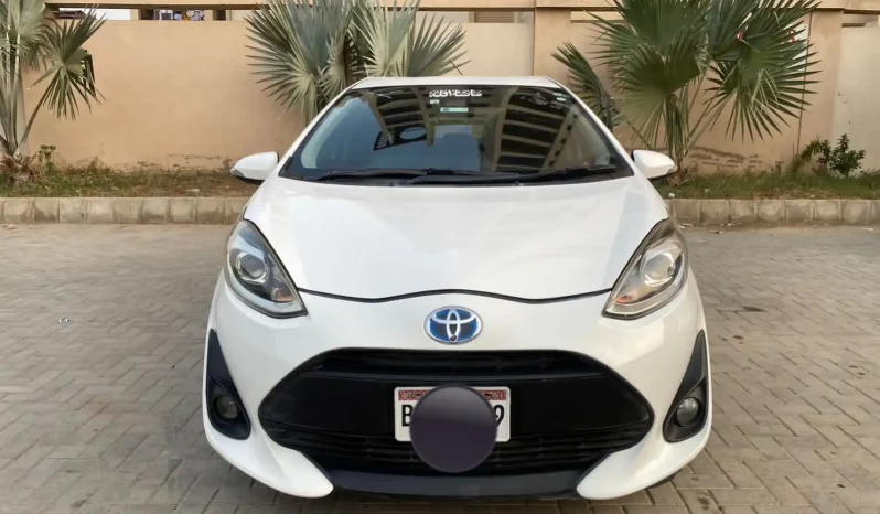 
								Toyota Aqua S full									