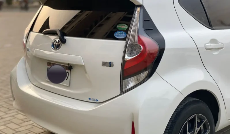 
								Toyota Aqua S full									
