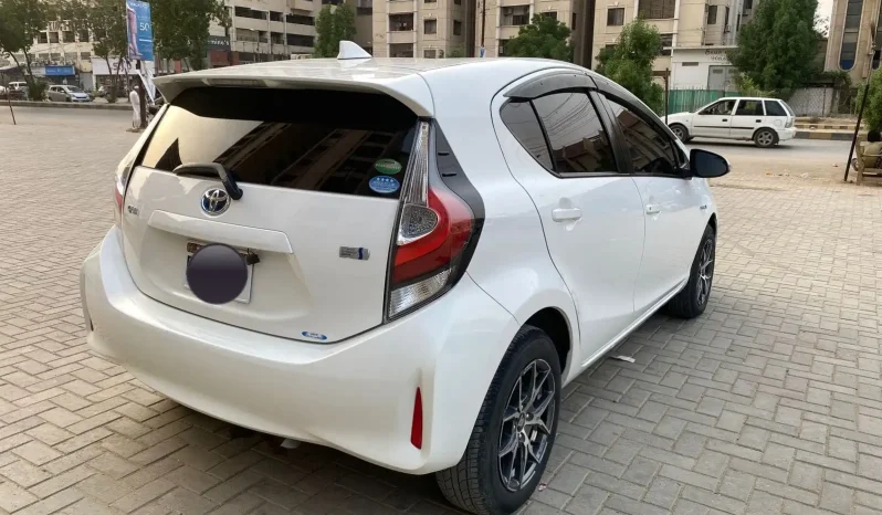 
								Toyota Aqua S full									