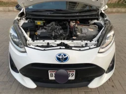 
										Toyota Aqua S full									