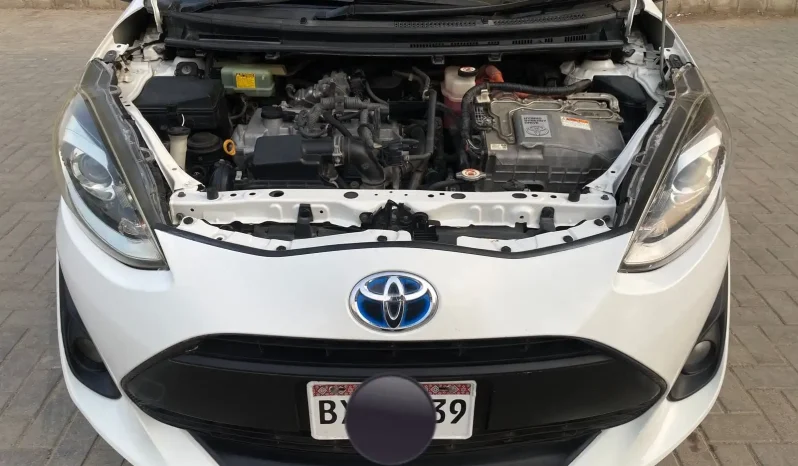 
								Toyota Aqua S full									