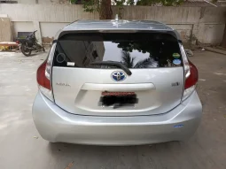 
										Toyota Aqua full									