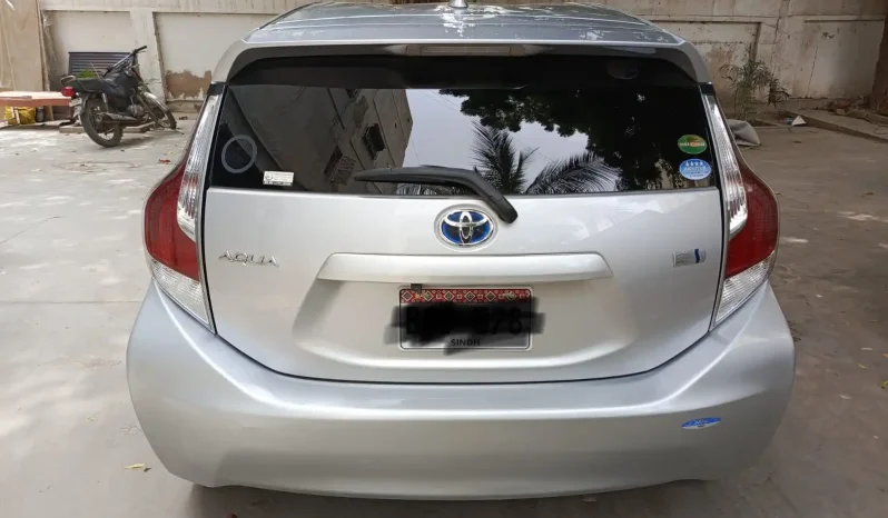 
								Toyota Aqua full									