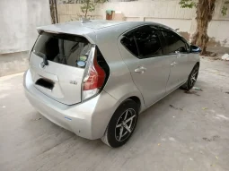 
										Toyota Aqua full									