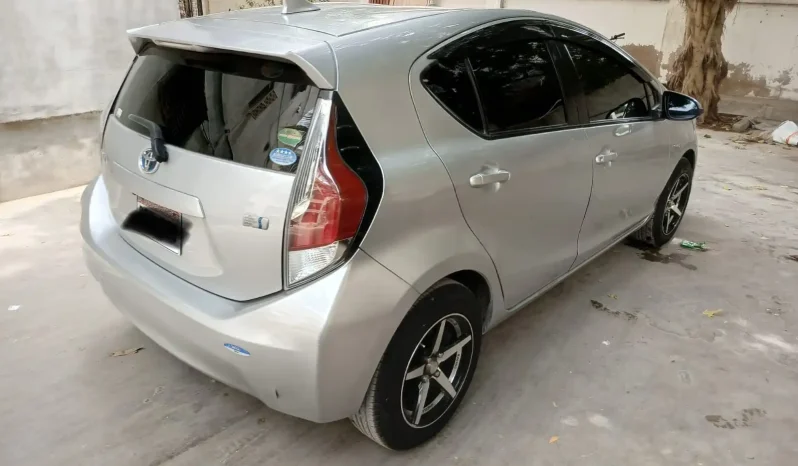 
								Toyota Aqua full									