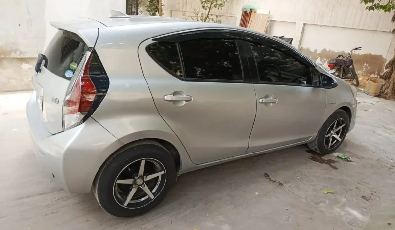 
								Toyota Aqua full									