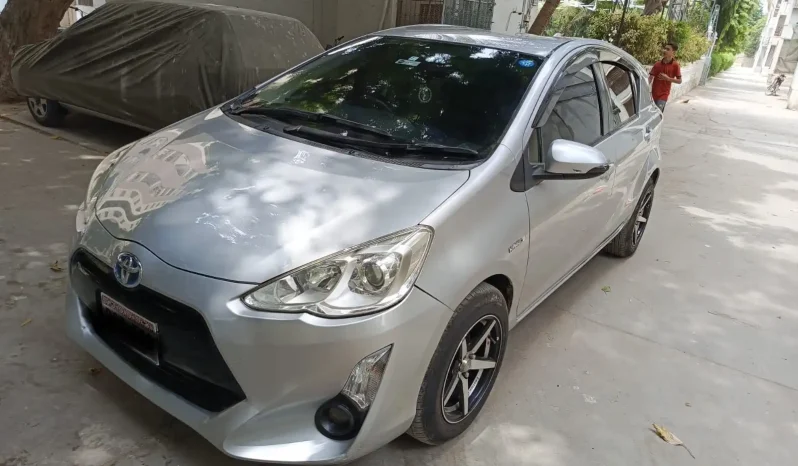 
								Toyota Aqua full									