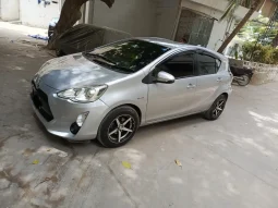 
										Toyota Aqua full									