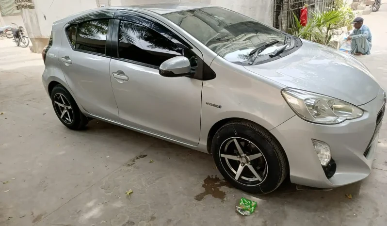 
								Toyota Aqua full									