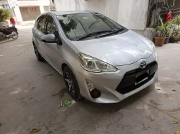 
										Toyota Aqua full									
