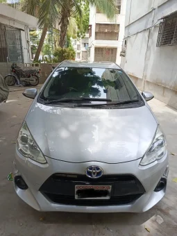 
										Toyota Aqua full									