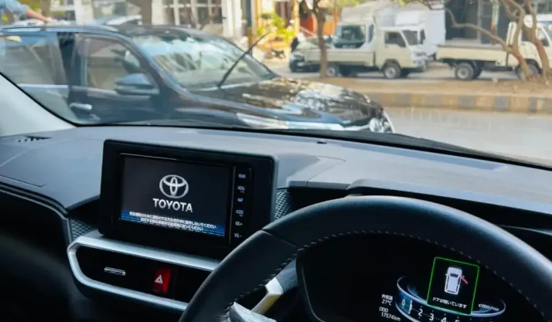 
								Toyota Raize full									