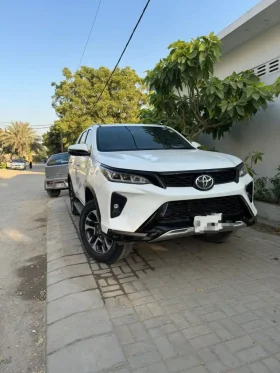Toyota Fortuner Legender