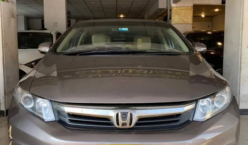 
								Honda Civic 1.8 Ug full									