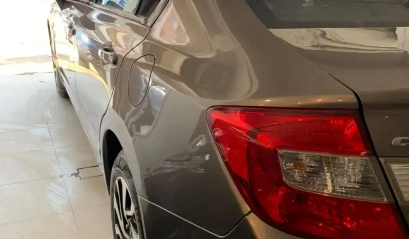 
								Honda Civic 1.8 Ug full									