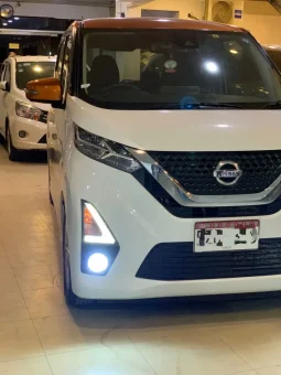
										Nissan Dayz Highway Star full									