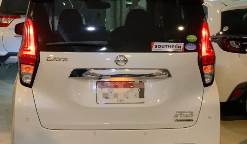 
								Nissan Dayz Highway Star full									