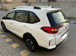 
										Honda BR-V S full									